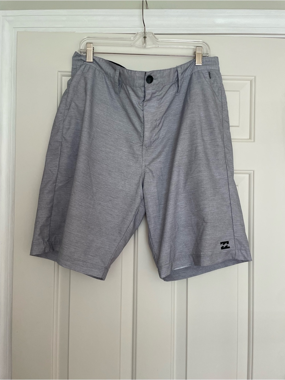 Billabong Men’s Light Gray Athletic Shorts Size 36